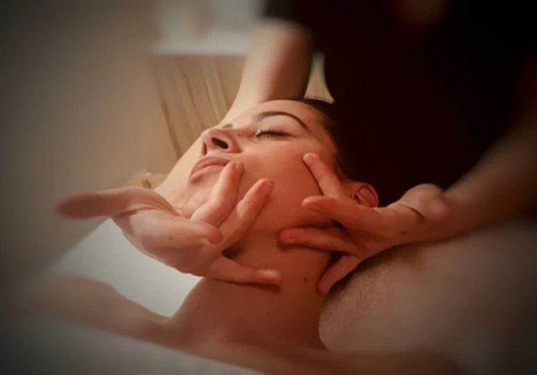 Séance de massage Kobido chez Ô-céane à Gland